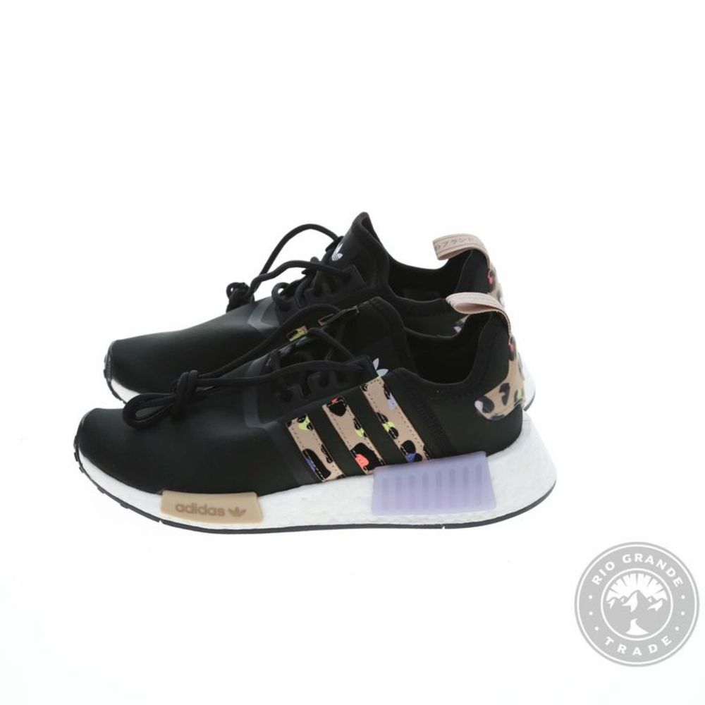 adidas Originals Sneaker Black / St Pale Nude / Purple Tint Womens 6 NEW IN BOX